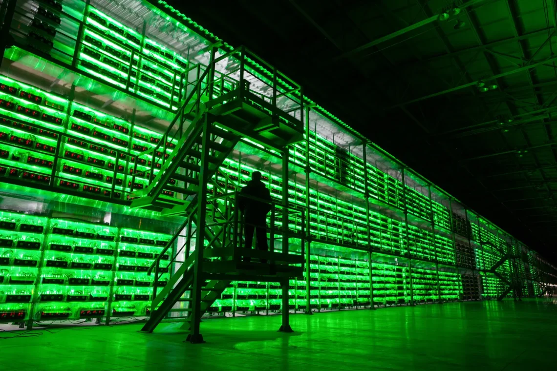 Phoenix Group Reports $153.6M Q1 Loss Amid Crypto Market Volatility